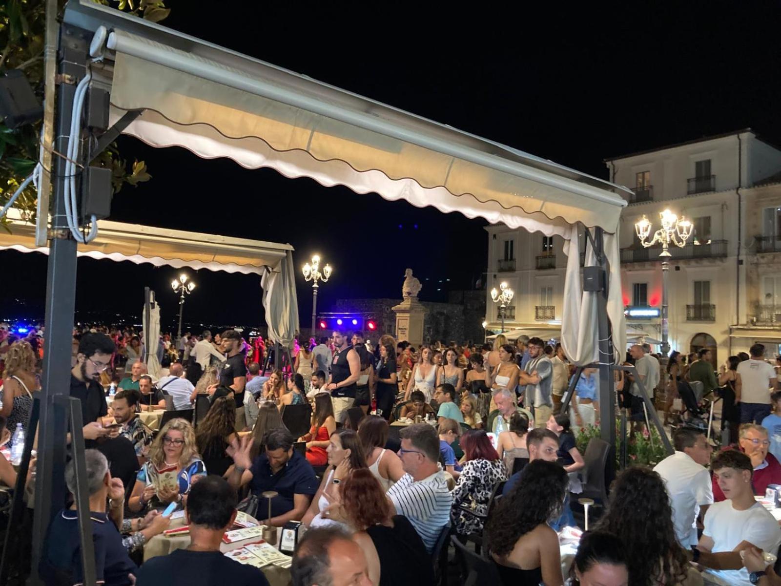 Residenza Ferdinando - 40M Dal Mare Lejlighed Pizzo  Eksteriør billede